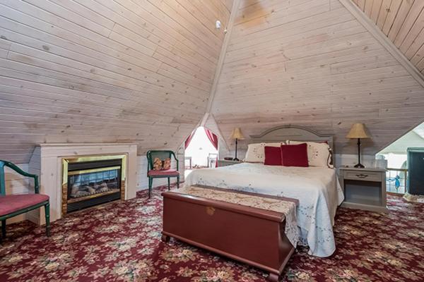 Kingsley House Bed & Breakfast - Full Home Fennville エクステリア 写真