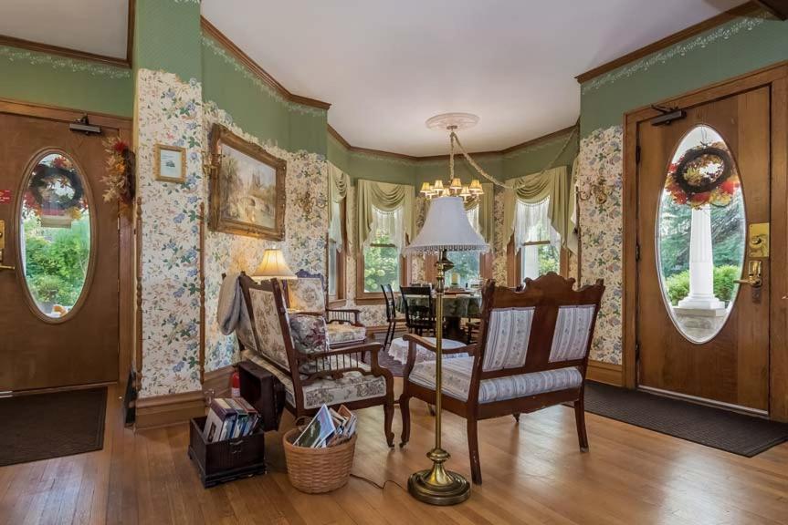 Kingsley House Bed & Breakfast - Full Home Fennville エクステリア 写真