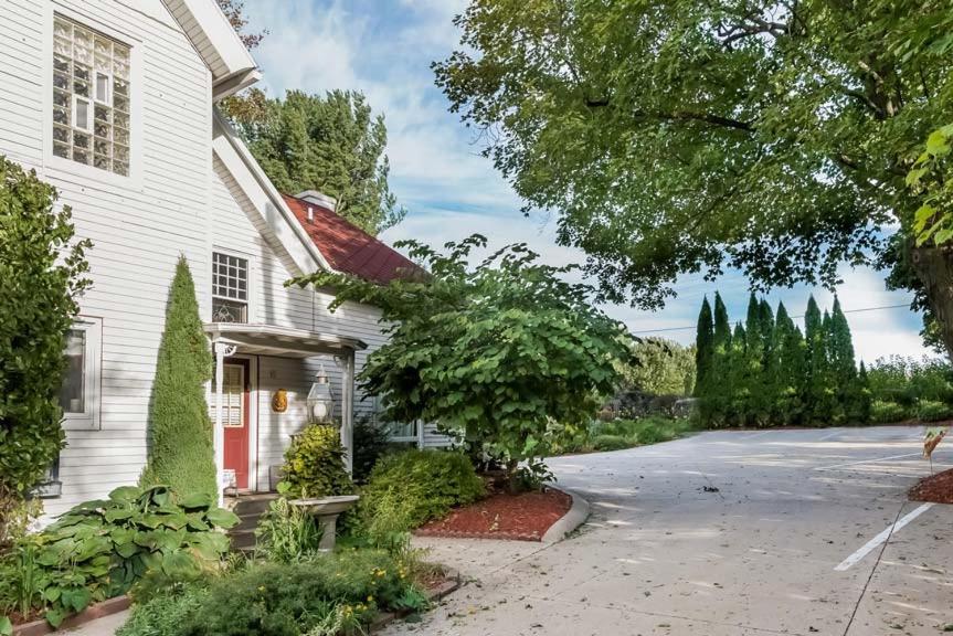 Kingsley House Bed & Breakfast - Full Home Fennville エクステリア 写真