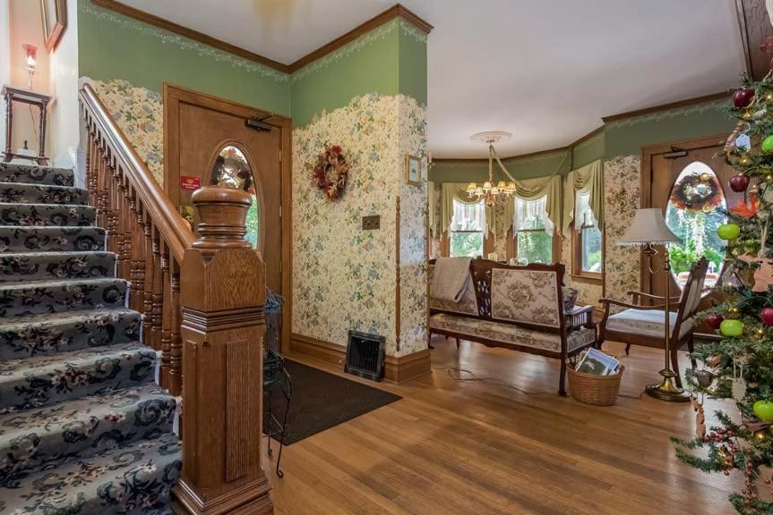 Kingsley House Bed & Breakfast - Full Home Fennville エクステリア 写真