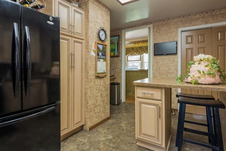 Kingsley House Bed & Breakfast - Full Home Fennville エクステリア 写真