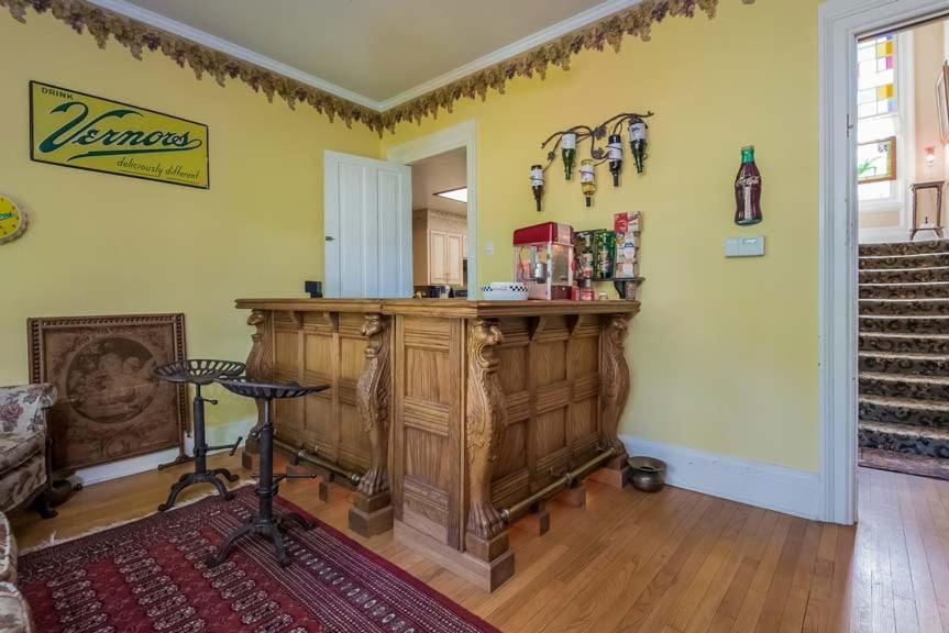 Kingsley House Bed & Breakfast - Full Home Fennville エクステリア 写真