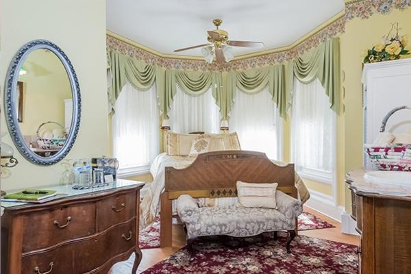 Kingsley House Bed & Breakfast - Full Home Fennville エクステリア 写真